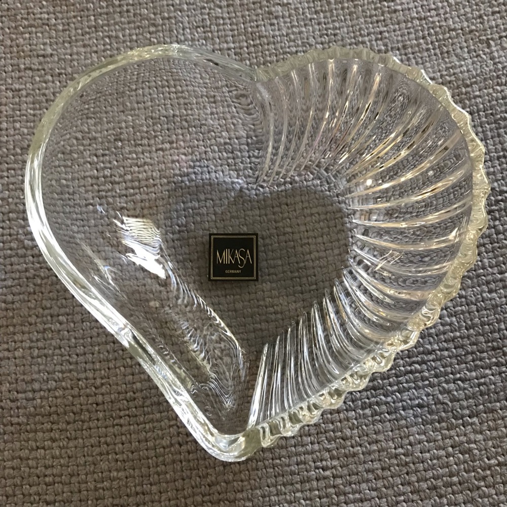 MIKASA Heart Shaped Lead Crystal Bowl Dish Valentines Love